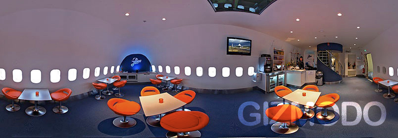 Illustration for article titled Sleep In a 747 Cockpit For $420